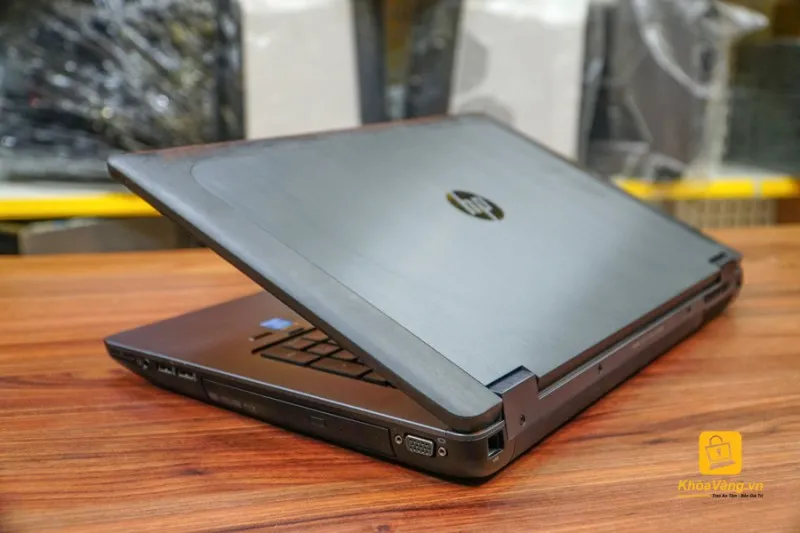 Pin của HP zbook 17 G2 khá ổn 